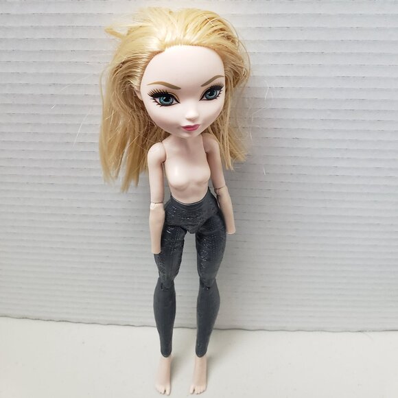Ever After High Doll Apple White - Picture 5 of 6